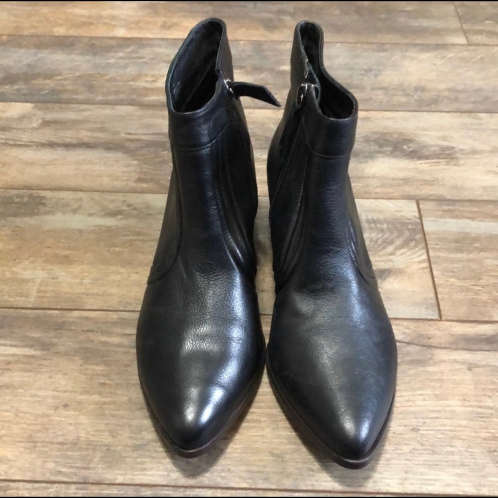 Matisse Black Leather Western Ankle Boots Size 9